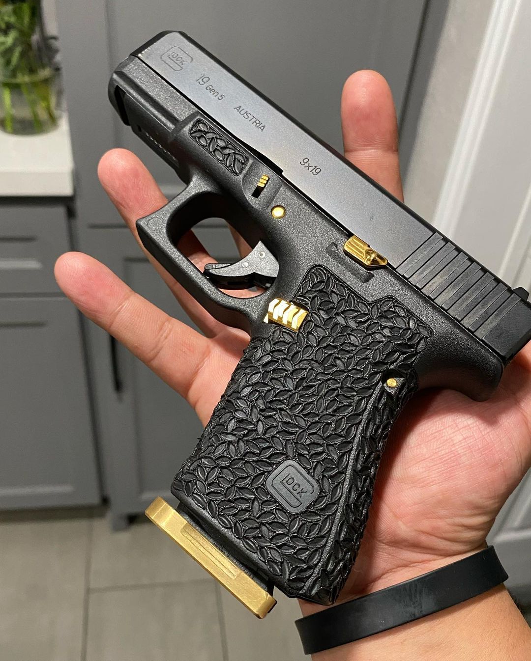 Glock 19 gen 5 for sale